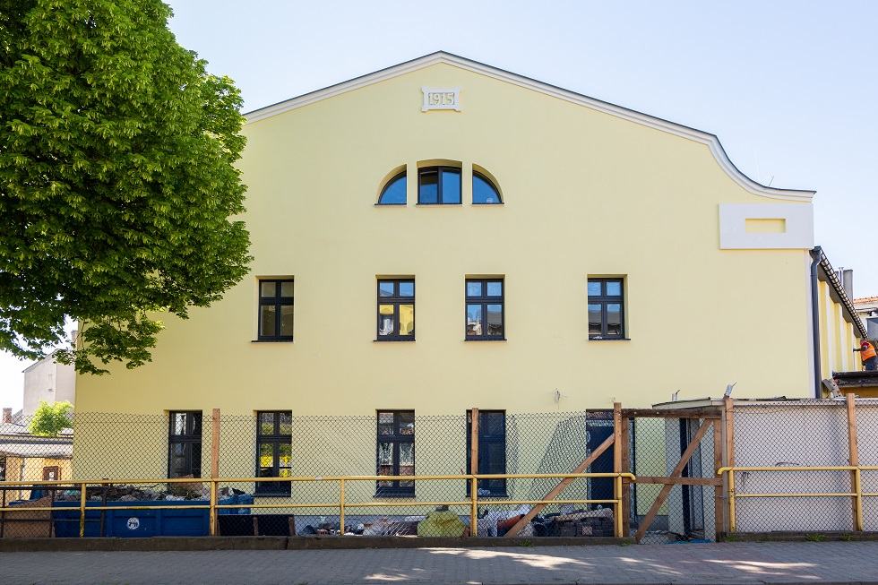 Elewacja frontowa budynku administracyjno-socjalnego od ul. Młyńskiej